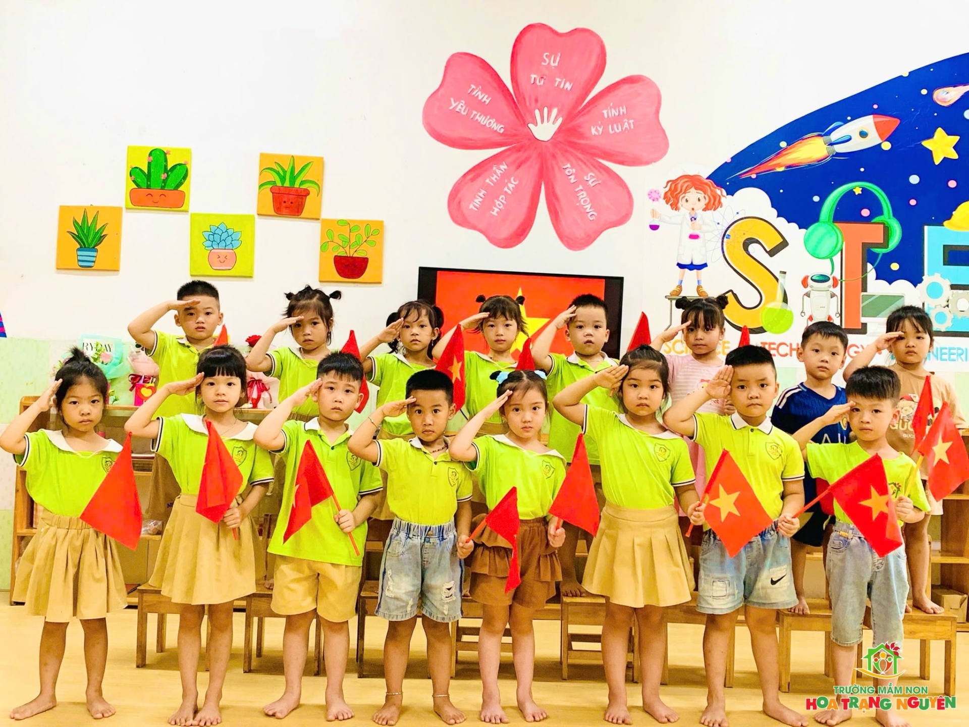 Rực rỡ sắc đỏ tự hào Việt Nam tại Hoa Trạng Nguyên